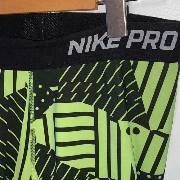 Nike pro workout neon capris size small - Picture 3 of 6